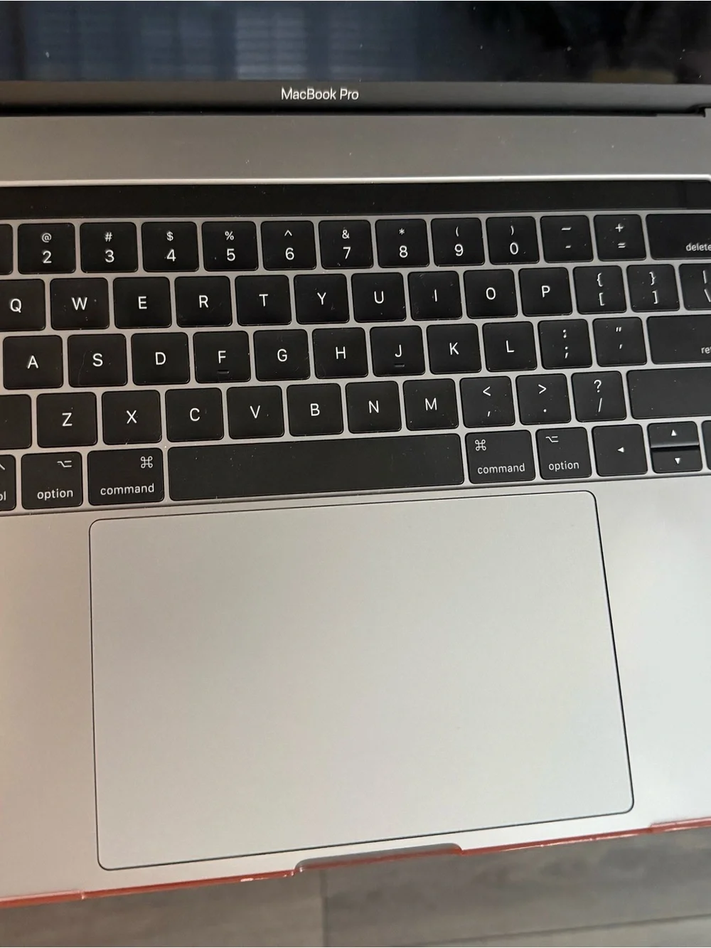 Apple MacBook Pro Laptop Computer 2017 Core i7, 15-in Display 16GB